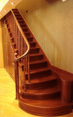 Лестница деревянная 1