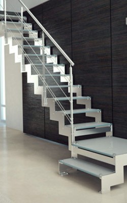 лестница со стеклянными ступенями