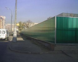 Забор сварной с применением поликарбоната